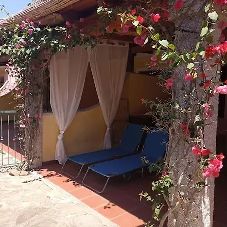 Feriehus Corinne Porto San Paolo (Sardinia)